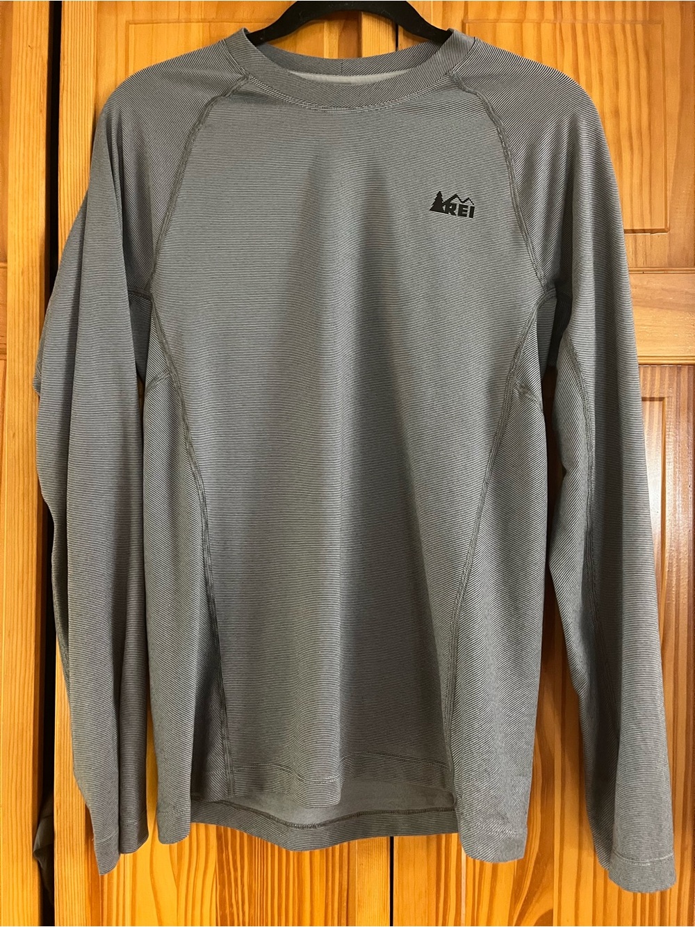 REI Women’s Long Sleeve Performance Tee Gray
